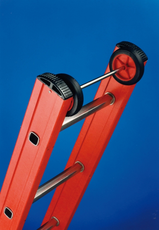 V3 Glass Fibre Ladder Insulated to 100,000 Volts - Image 2