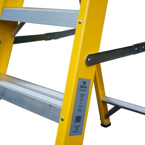 Heavy Duty Fibreglass Swingback Stepladder - Image 4